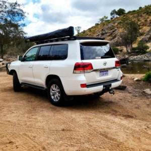 AL Landcruiser 200 Back View