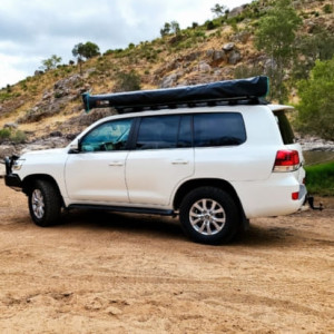 AL Landcruiser 200 Side View