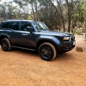 AL Landcruiser Prado Side View 2